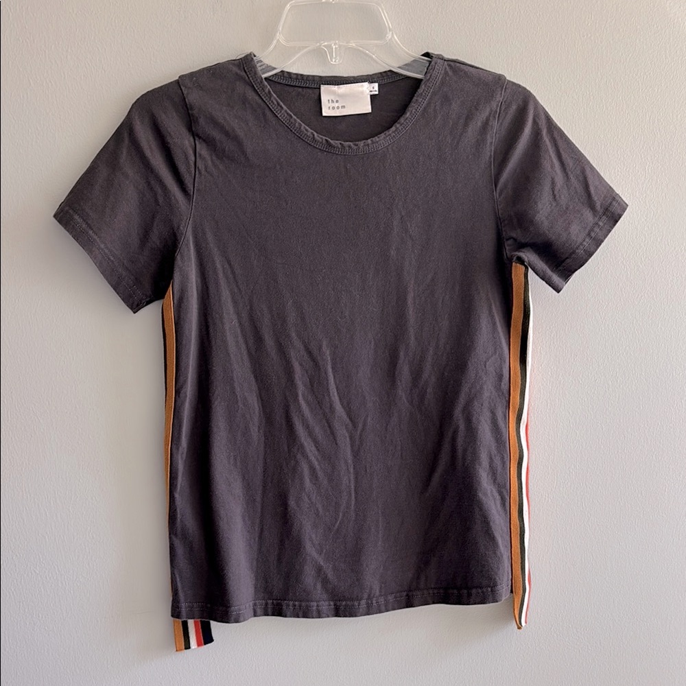 the room Antwerp gray tee with fabric stripes irregular hem